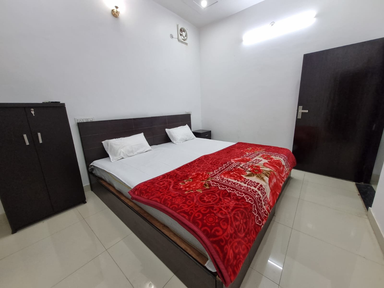 Non-AC Room interior